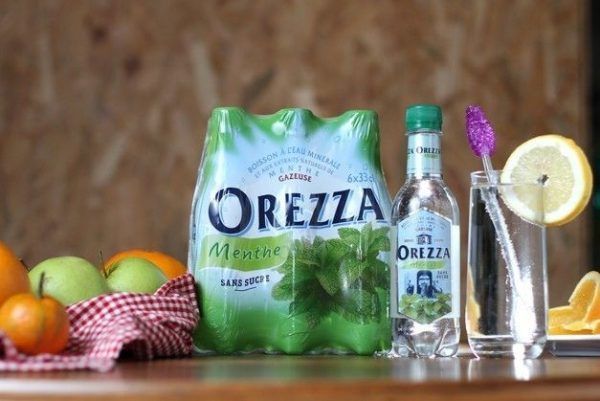 EAU D'OREZZA AROMATISÉE À  LA MENTHE