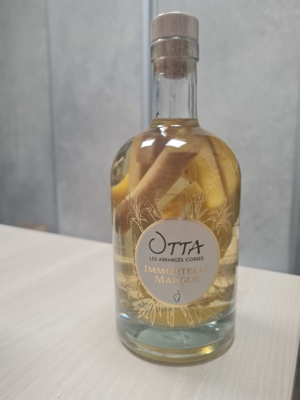 RHUM immortelle/mangue 27%