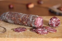 SAUCISSON DE PORC AUX NOISETTES DE CERVIONE-corse