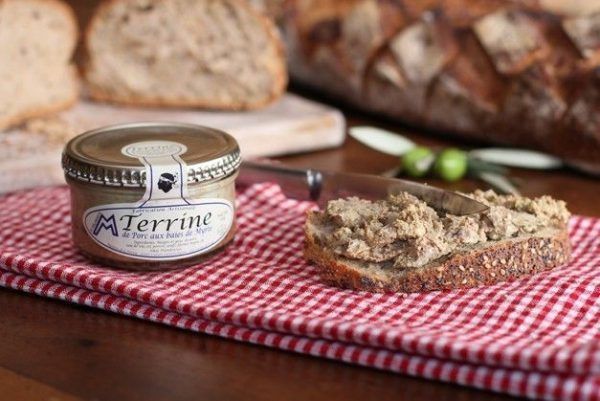 TERRINE DE PORC AUX BAIES DE MYRTES